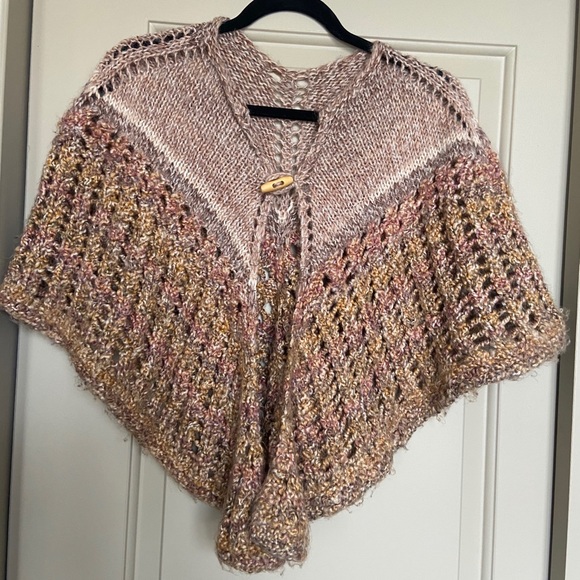 Vintage Bohemian Neutral Crochet/Knit Cape/shawl - Picture 3 of 7